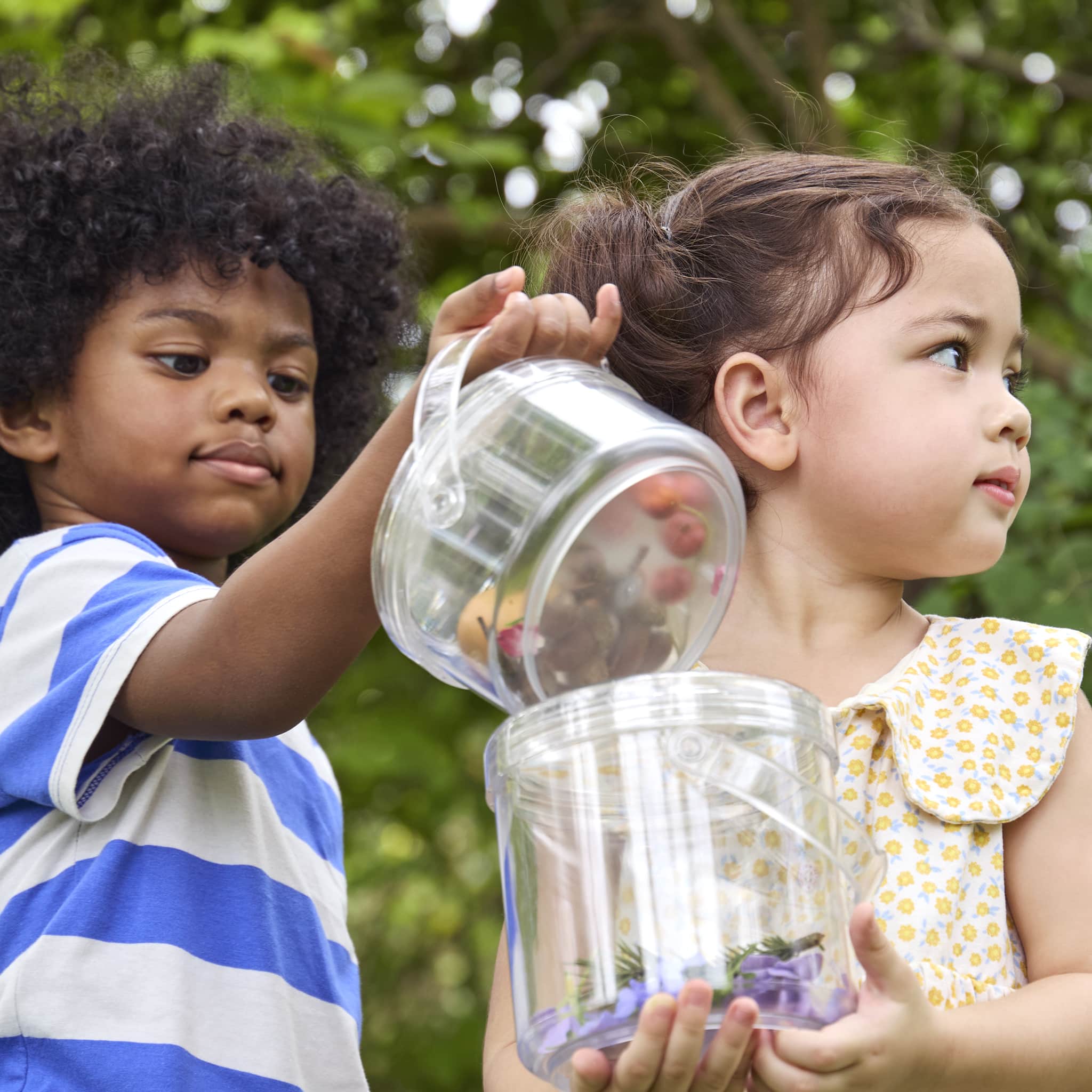 Carry and Discover Magnification Containers - Set of 2